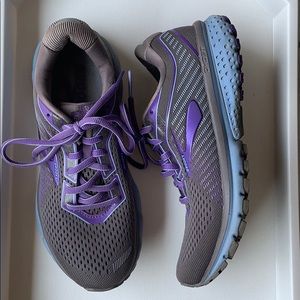 Brooks ghost 12 cushion running sneakers Sz 7